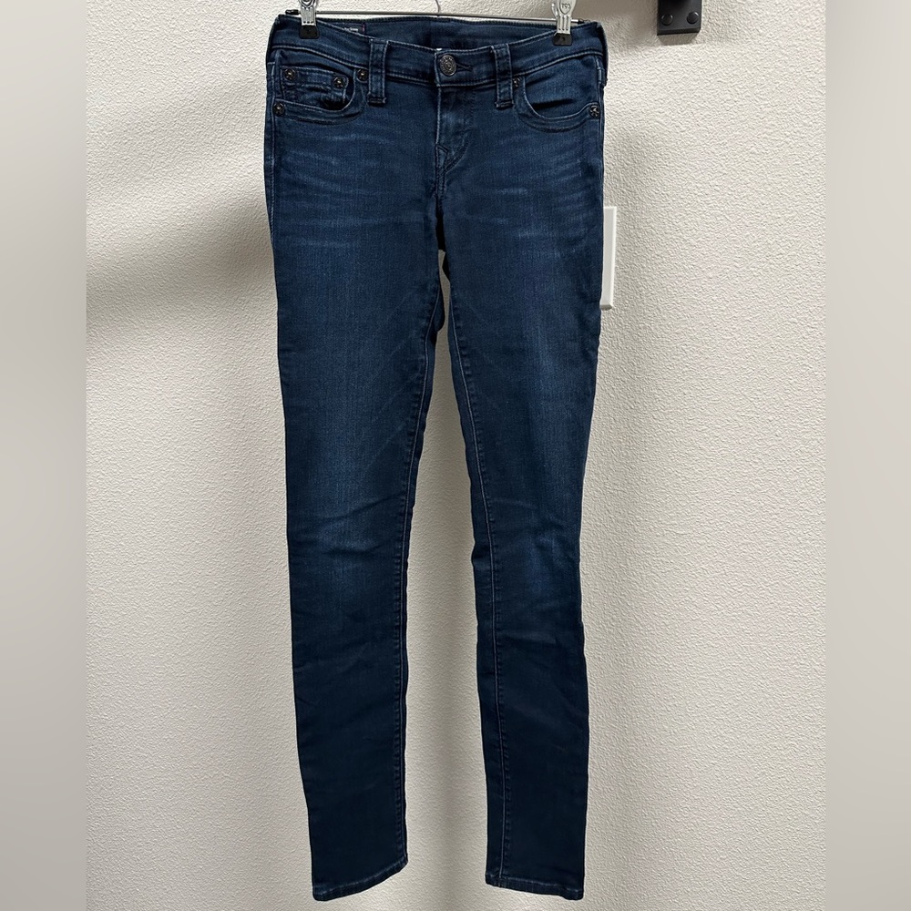 True Religion “Stella” low-rise skinny jean in a dark wash. Size 27.